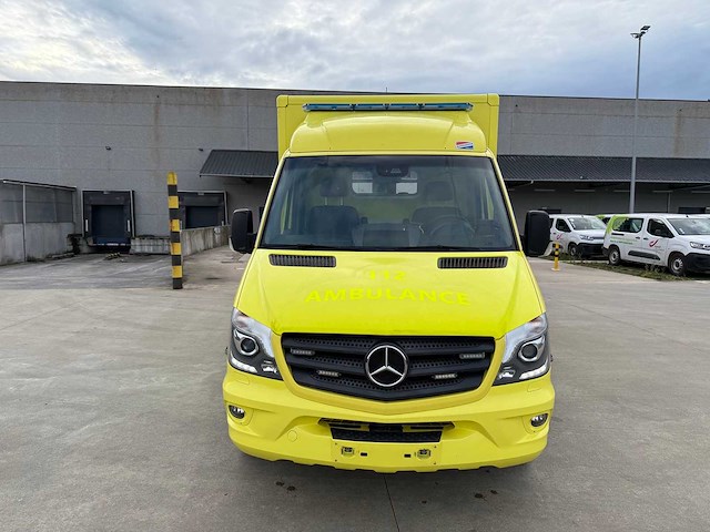 Mercedes - 2016 - sprinter - ambulance - afbeelding 32 van  36
