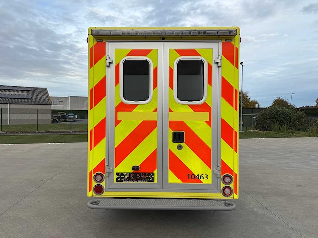 Mercedes - 2018 - sprinter - ambulance - afbeelding 2 van  28