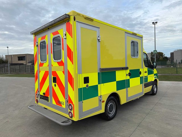 Mercedes - 2018 - sprinter - ambulance - afbeelding 27 van  28