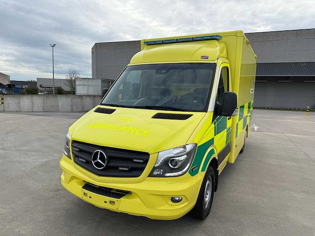 Mercedes - 2018 - sprinter - ambulance - afbeelding 21 van  28