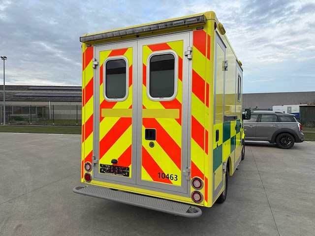 Mercedes - 2018 - sprinter - ambulance - afbeelding 25 van  28