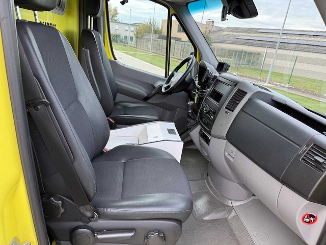Mercedes - 2018 - sprinter - ambulance - afbeelding 9 van  28