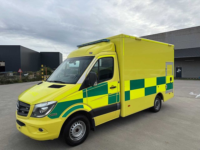 Mercedes - 2018 - sprinter - ambulance - afbeelding 1 van  28