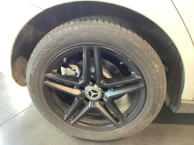 Mercedes - 2019 - a - 200d - personenauto - afbeelding 20 van  29