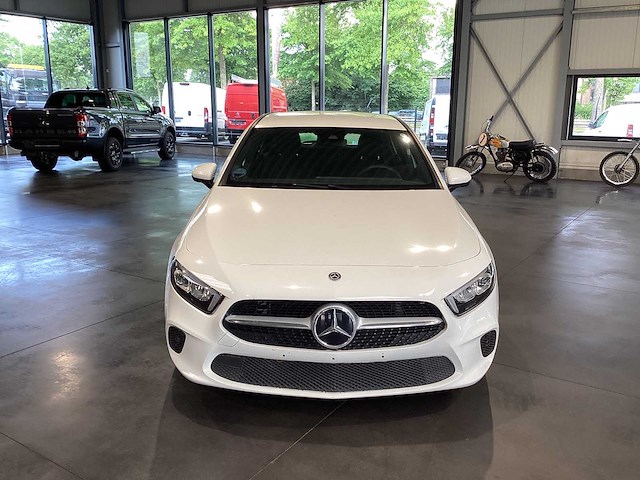 Mercedes - 2019 - a - 200d - personenauto - afbeelding 12 van  29
