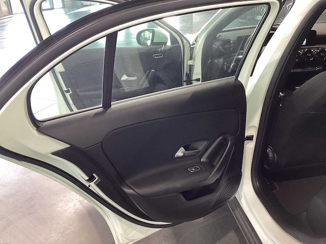 Mercedes - 2019 - a - 200d - personenauto - afbeelding 27 van  29