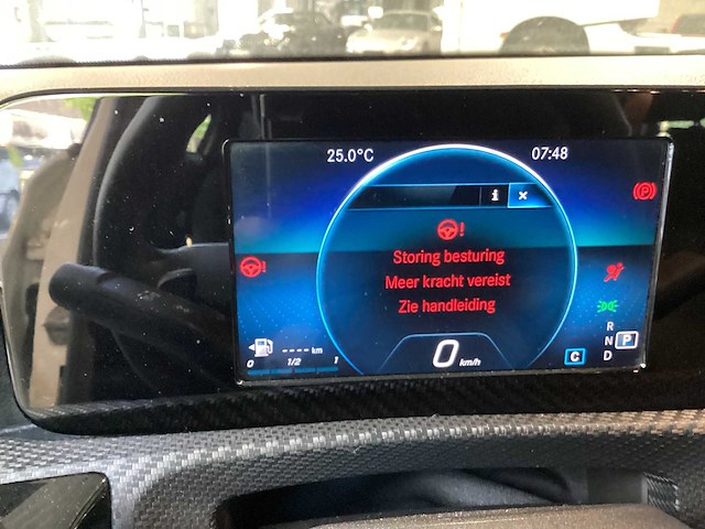 Mercedes - 2019 - a - 200d - personenauto - afbeelding 9 van  29