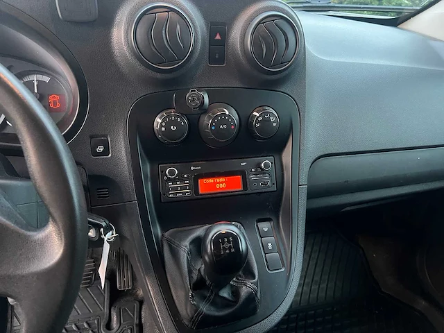 Mercedes - 2019 - citan - bestelwagen - personenauto - afbeelding 15 van  23