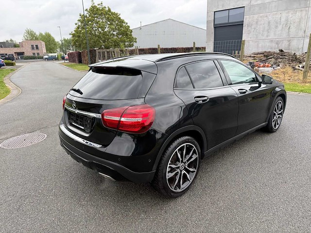 Mercedes - 2019 - gla - 180 - personenauto - afbeelding 2 van  26