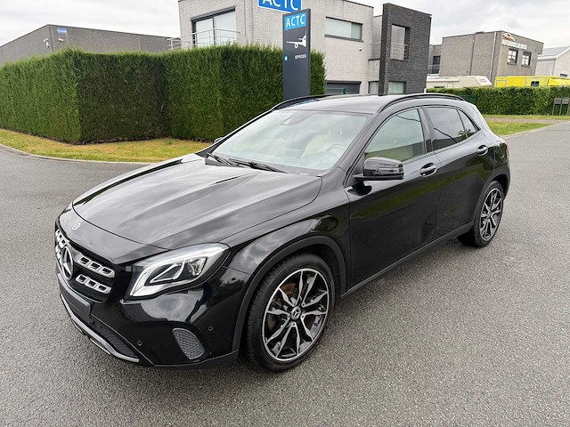 Mercedes - 2019 - gla - 180 - personenauto - afbeelding 8 van  26