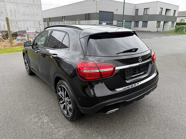 Mercedes - 2019 - gla - 180 - personenauto - afbeelding 5 van  15