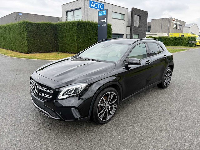 Mercedes - 2019 - gla - 180 - personenauto - afbeelding 9 van  15