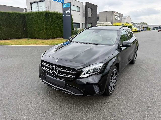 Mercedes - 2019 - gla - 180 - personenauto - afbeelding 14 van  15