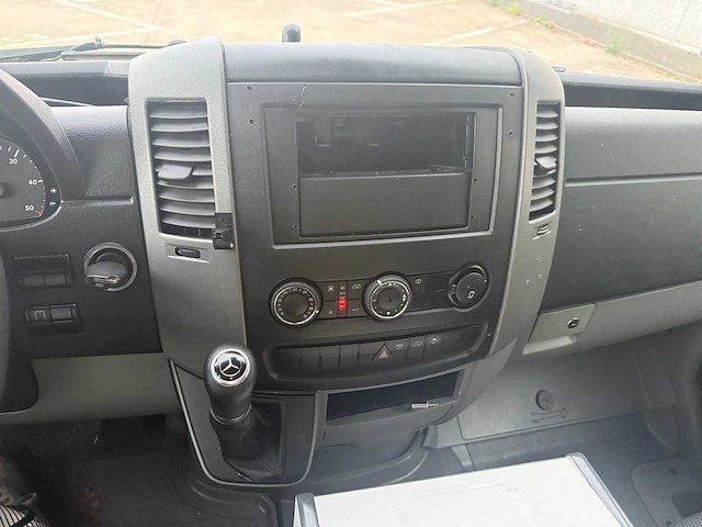 Mercedes - 2019 - sprinter - ambulance - afbeelding 19 van  33