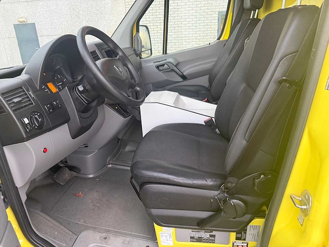 Mercedes - 2019 - sprinter - ambulance - afbeelding 11 van  26