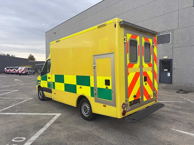 Mercedes - 2019 - sprinter - ambulance - afbeelding 4 van  23