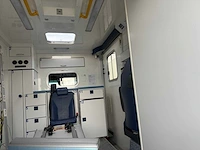 Mercedes - 2019 - sprinter - ambulance - afbeelding 5 van  33