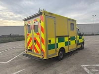 Mercedes - 2019 - sprinter - ambulance - afbeelding 32 van  33