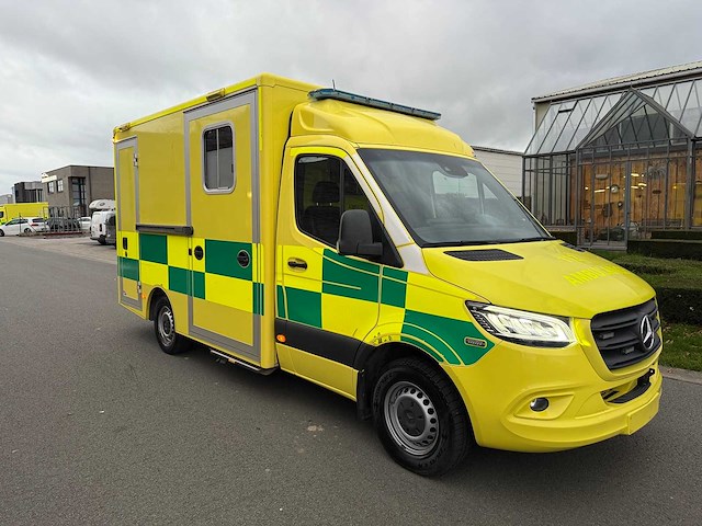Mercedes - 2020 - sprinter ambulance - ambulance - afbeelding 36 van  37