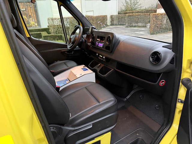 Mercedes - 2020 - sprinter ambulance - ambulance - afbeelding 29 van  37