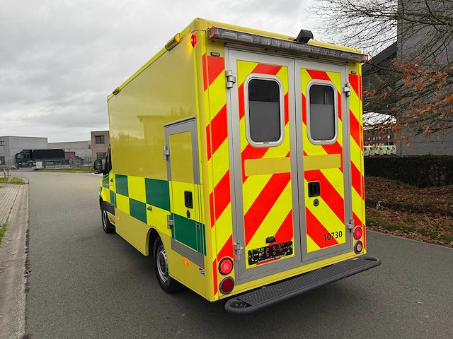 Mercedes - 2020 - sprinter ambulance - ambulance - afbeelding 2 van  7