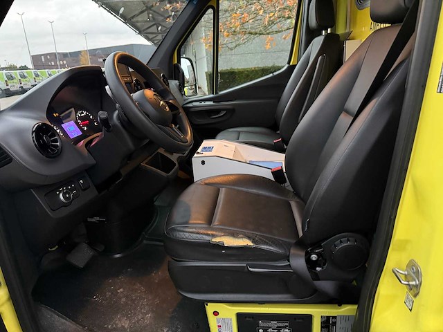 Mercedes - 2020 - sprinter ambulance - ambulance - afbeelding 3 van  7
