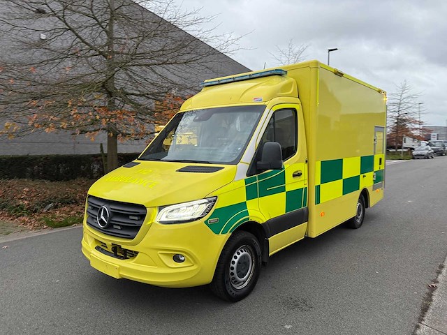 Mercedes - 2020 - sprinter ambulance - ambulance - afbeelding 4 van  7