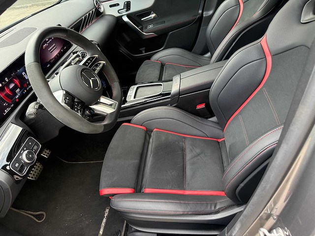 Mercedes - 2025 - a45 amg - s4matic+ - personenauto - afbeelding 19 van  31