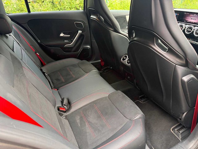 Mercedes - 2025 - a45 amg - s4matic+ - personenauto - afbeelding 6 van  8