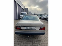 Mercedes - 250d - <124 - personenauto - afbeelding 11 van  15