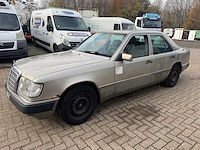 Mercedes - 250d - <124 - personenauto