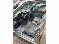 Mercedes - 250d - <124 - personenauto - afbeelding 9 van  15