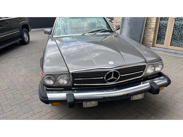 Mercedes - 380 sl - oldtimer - afbeelding 4 van  6