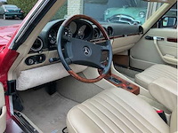 Mercedes - 560 sl - oldtimer - afbeelding 4 van  31