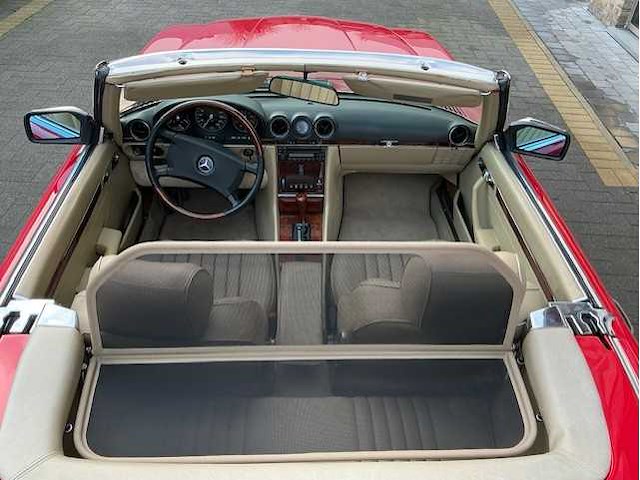 Mercedes - 560 sl - oldtimer - afbeelding 14 van  31