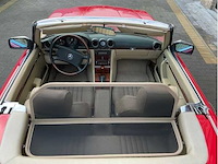 Mercedes - 560 sl - oldtimer - afbeelding 14 van  31