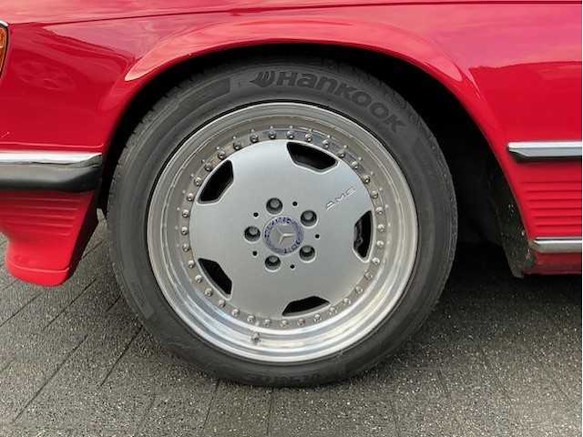 Mercedes - 560 sl - oldtimer - afbeelding 16 van  31