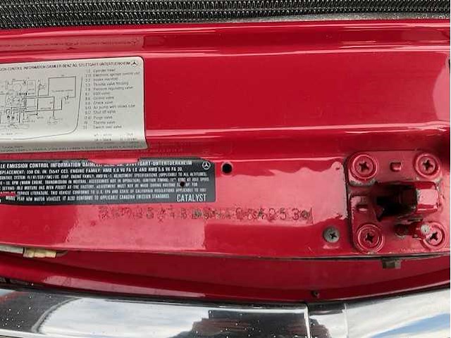 Mercedes - 560 sl - oldtimer - afbeelding 17 van  31