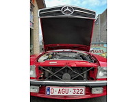 Mercedes - 560 sl - oldtimer - afbeelding 17 van  31