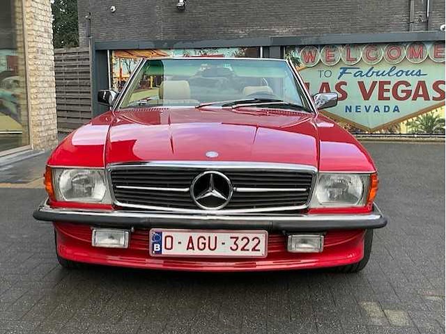 Mercedes - 560 sl - oldtimer - afbeelding 20 van  31
