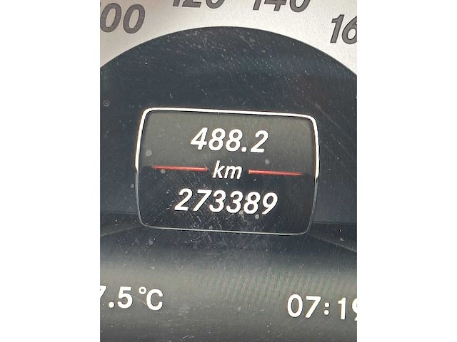Mercedes - c200 cdi - car - 2013 - afbeelding 10 van  12