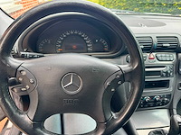 Mercedes - c220 - cdi - car - 2002 - afbeelding 2 van  20