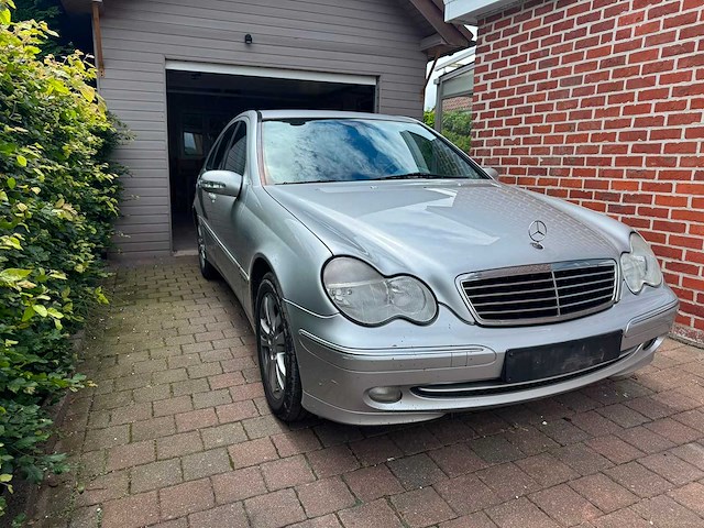 Mercedes - c220 - cdi - car - 2002 - afbeelding 12 van  20