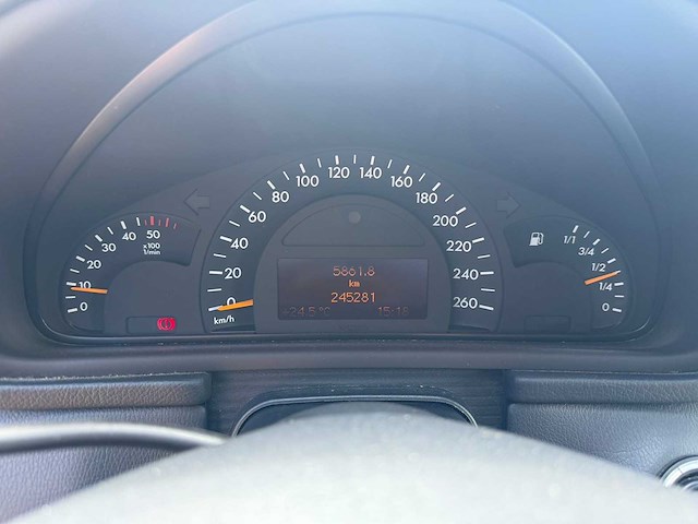 Mercedes - c220 - cdi - car - 2002 - afbeelding 2 van  10