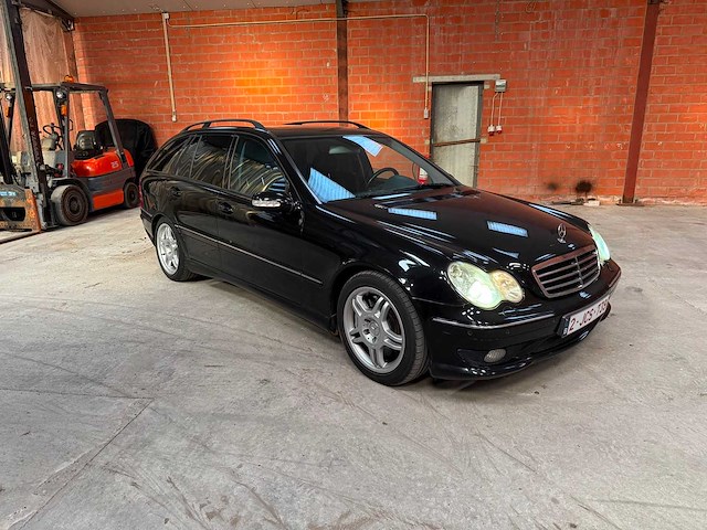 Mercedes - c30 cdi - amg - car - 2004 - afbeelding 1 van  30