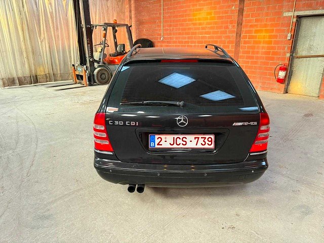 Mercedes - c30 cdi - amg - car - 2004 - afbeelding 22 van  30