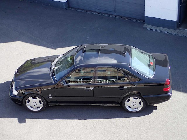 Mercedes - c43 amg - c 43 amg - youngtimer > 15 - afbeelding 28 van  69