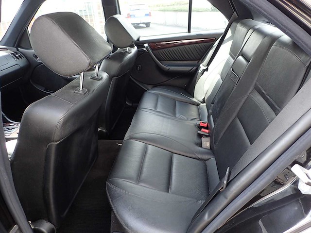 Mercedes - c43 amg - c 43 amg - youngtimer > 15 - afbeelding 35 van  69