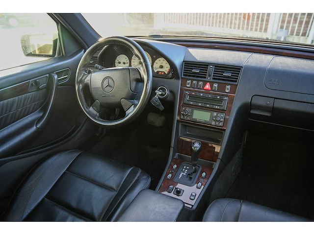 Mercedes - c43 amg - c 43 amg - youngtimer > 15 - afbeelding 55 van  69