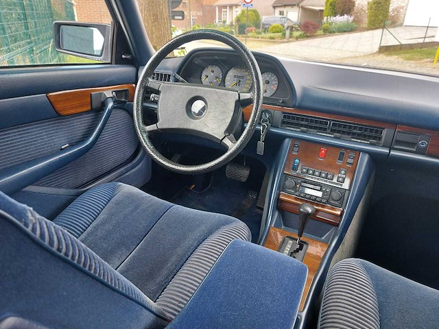 Mercedes - s klasse - 280 se - oldtimer - afbeelding 20 van  27